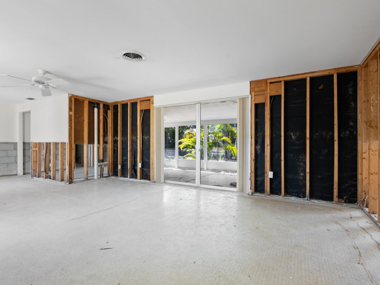 Image 5 of 50 For 734 Canal Road