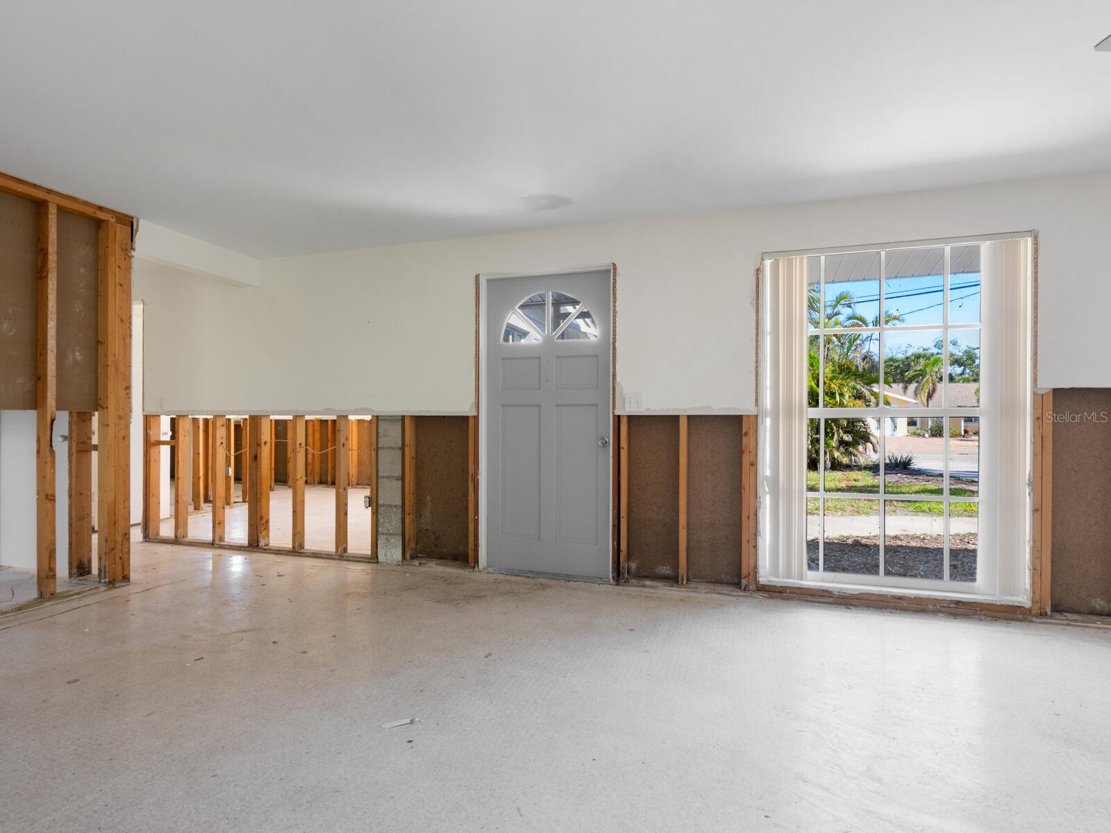 Image 6 of 50 For 734 Canal Road