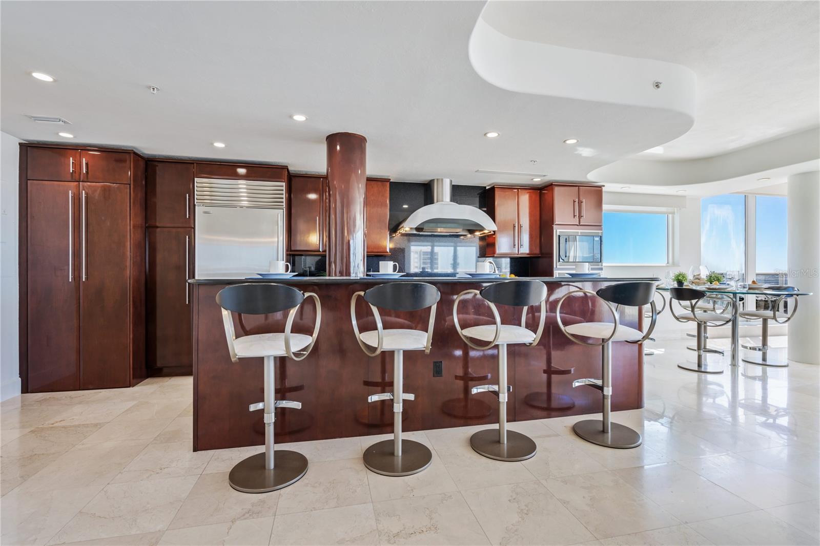 Image 13 of 90 For 534 Beach Road