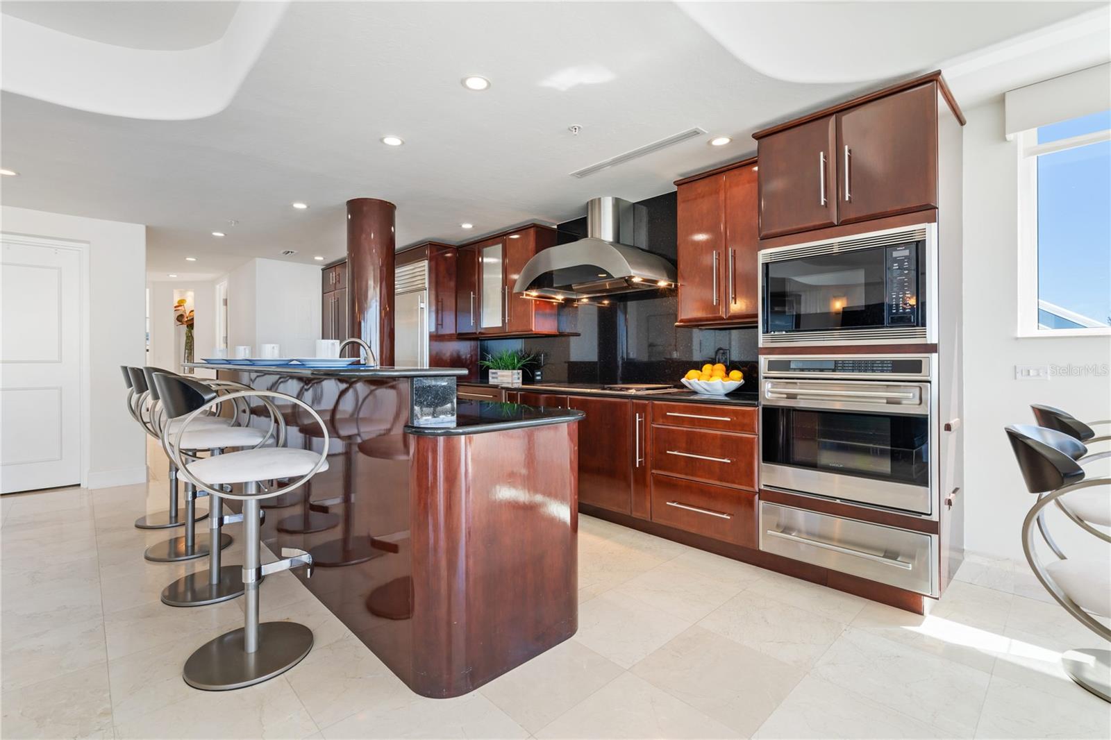 Image 14 of 90 For 534 Beach Road