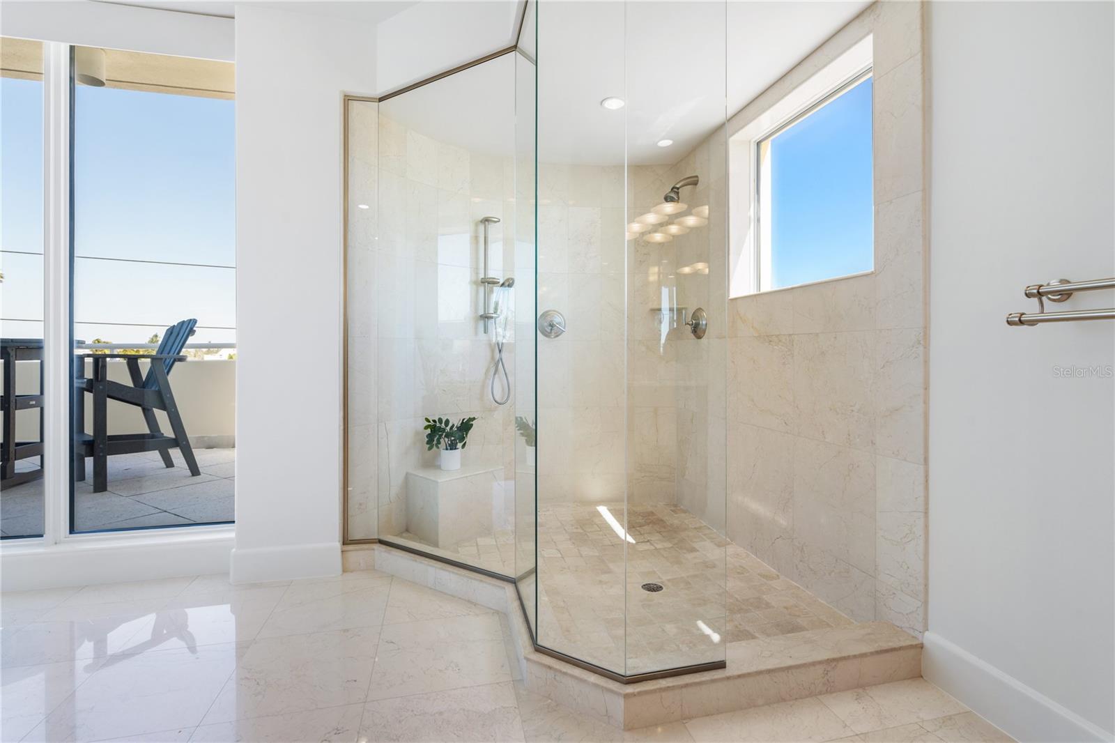 Image 23 of 90 For 534 Beach Road