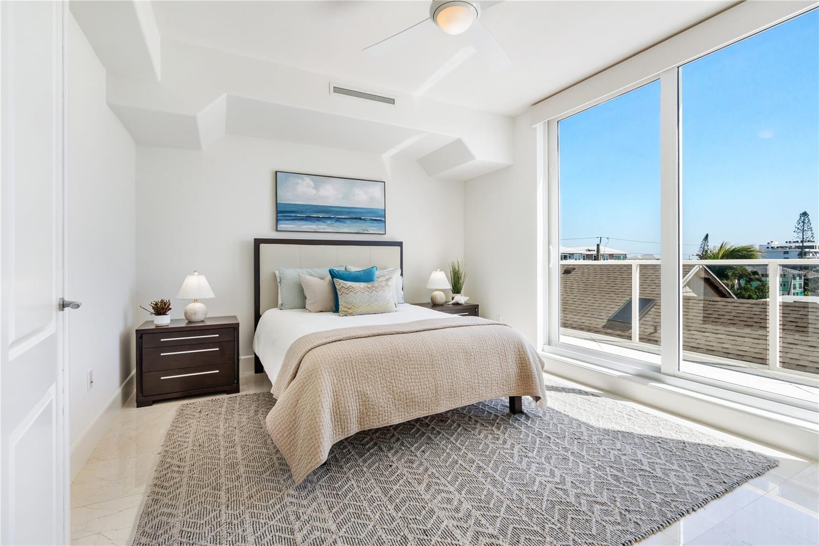 Image 25 of 90 For 534 Beach Road