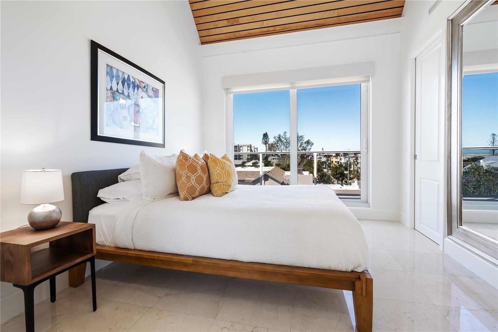 Image 27 of 90 For 534 Beach Road