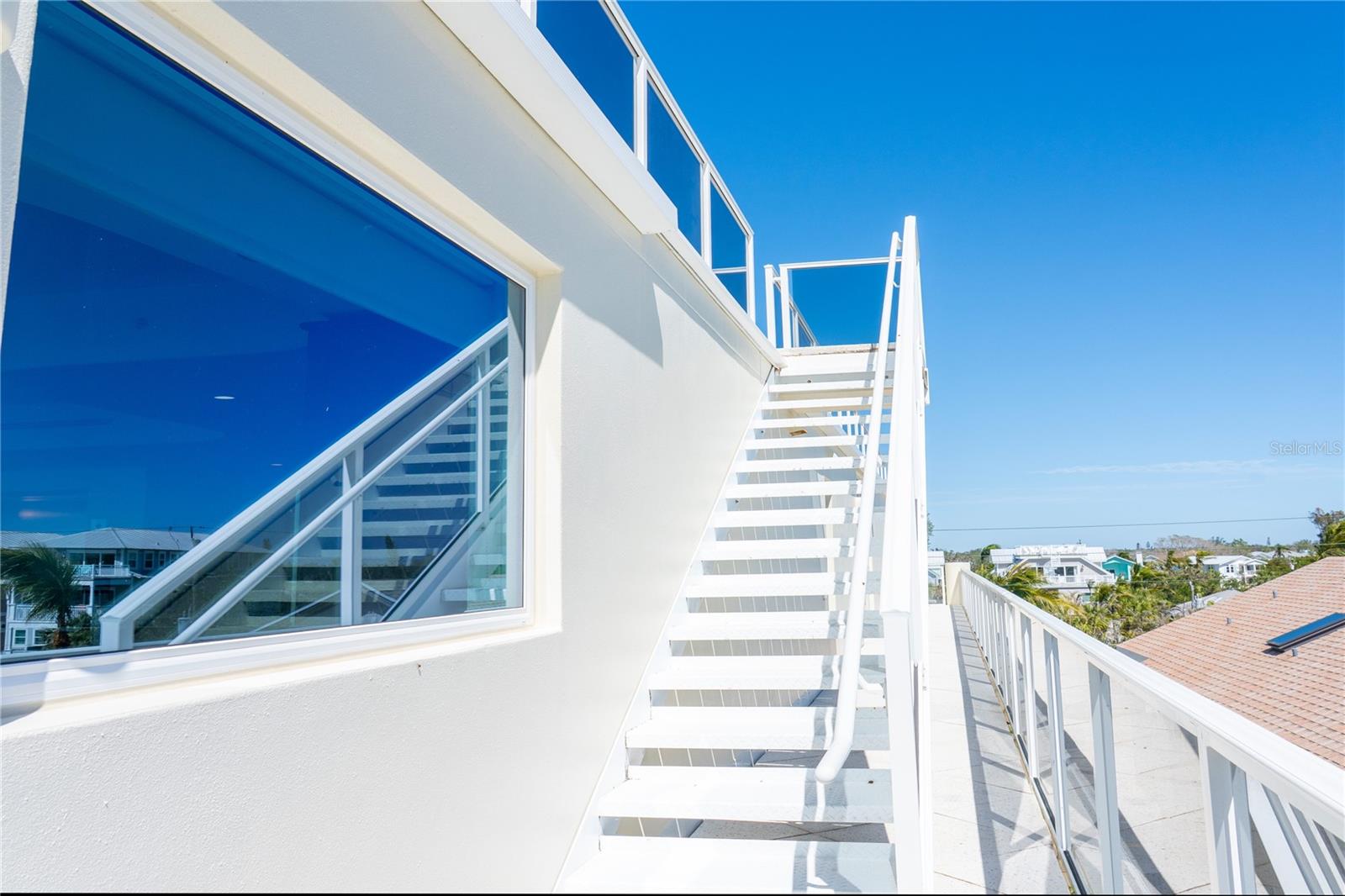 Image 33 of 90 For 534 Beach Road