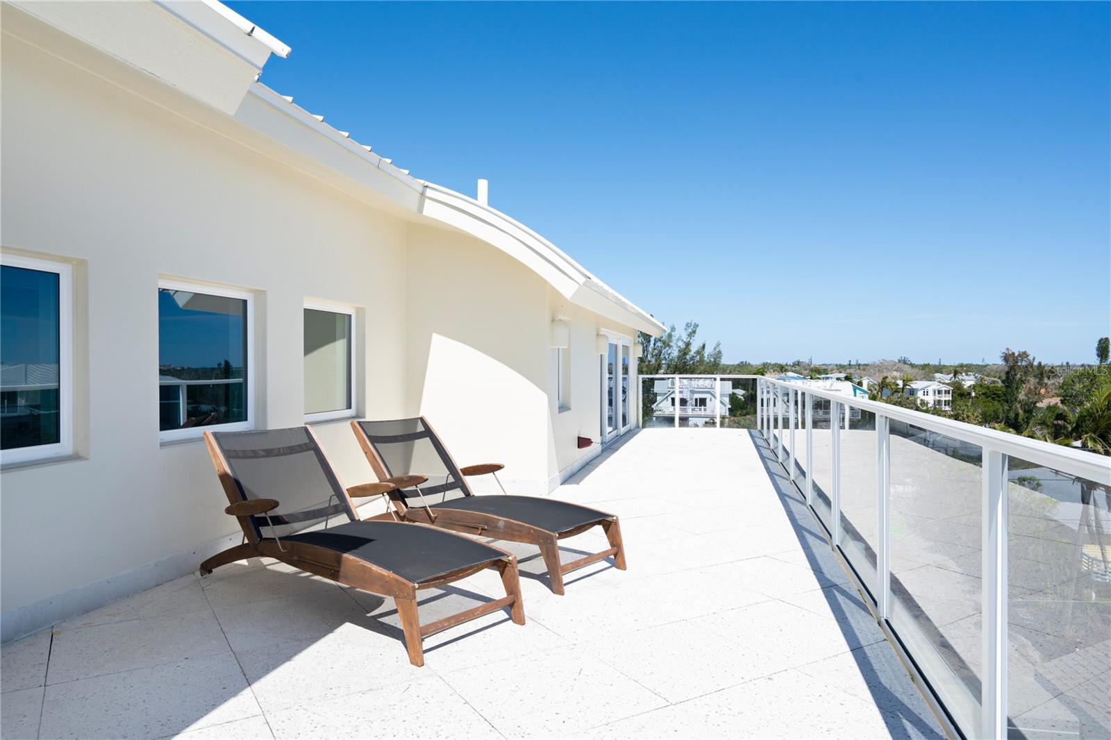 Image 40 of 90 For 534 Beach Road