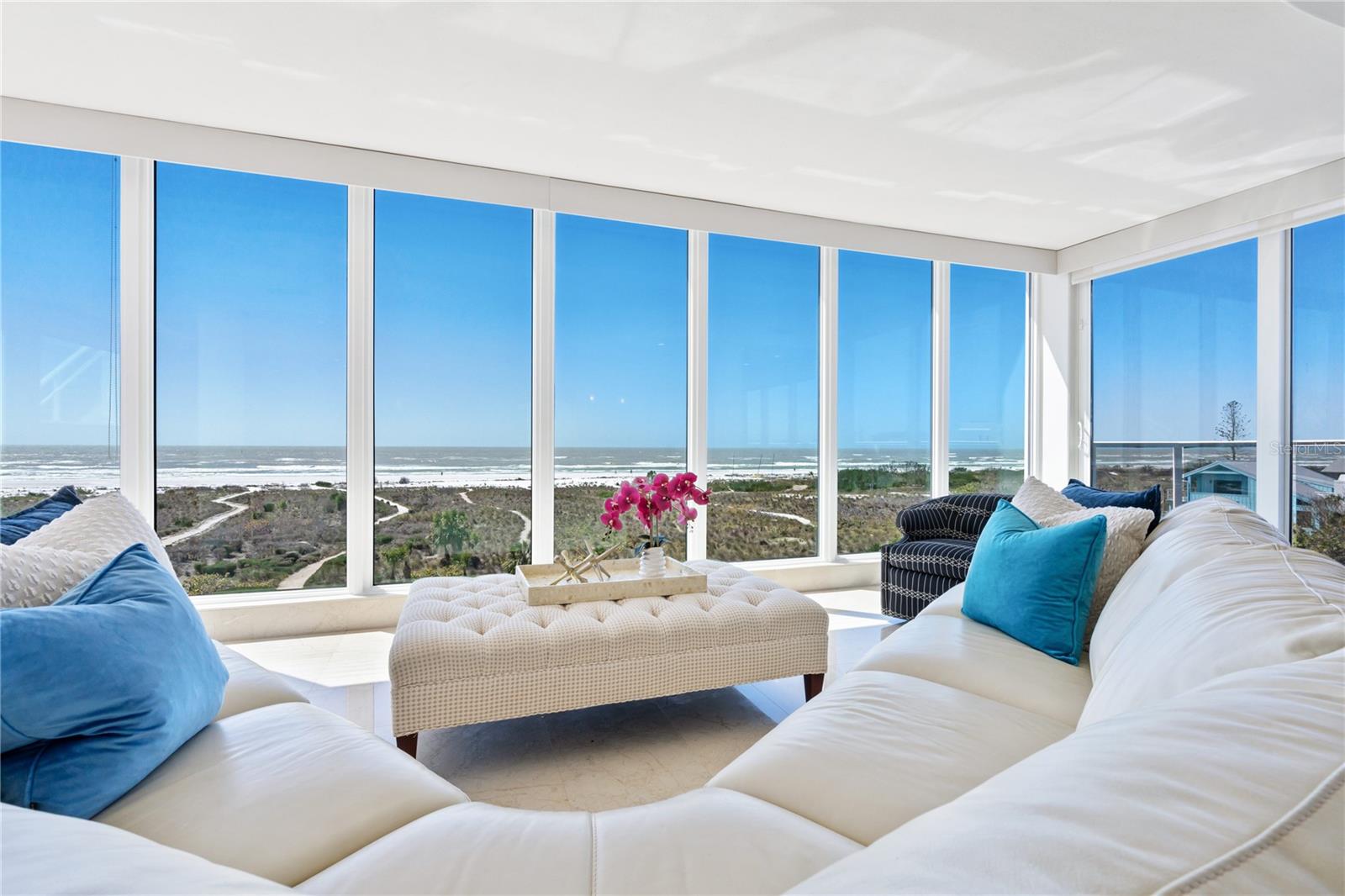 Image 7 of 90 For 534 Beach Road