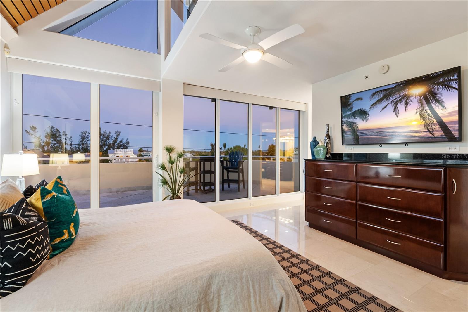 Image 70 of 90 For 534 Beach Road