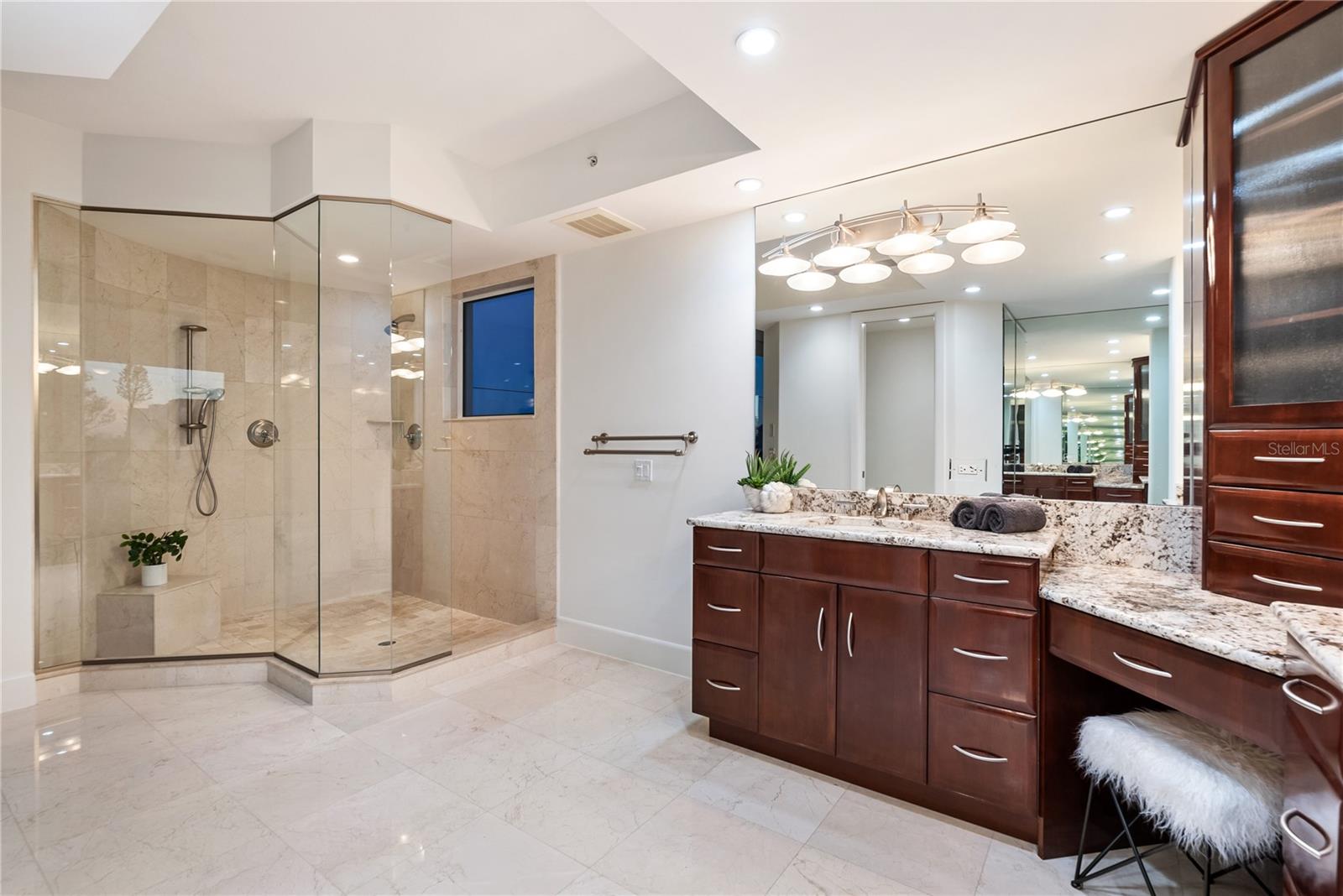 Image 71 of 90 For 534 Beach Road