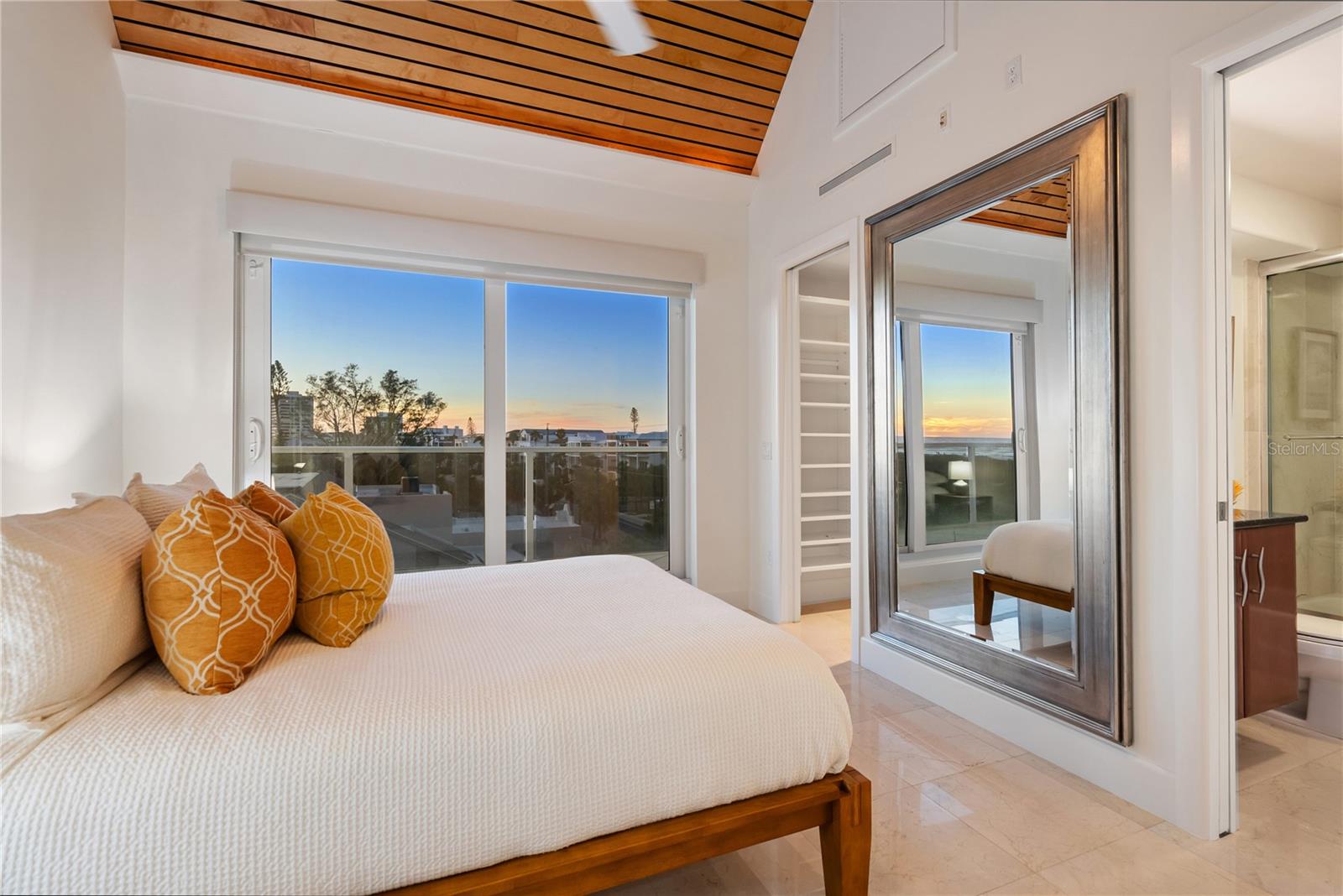 Image 72 of 90 For 534 Beach Road