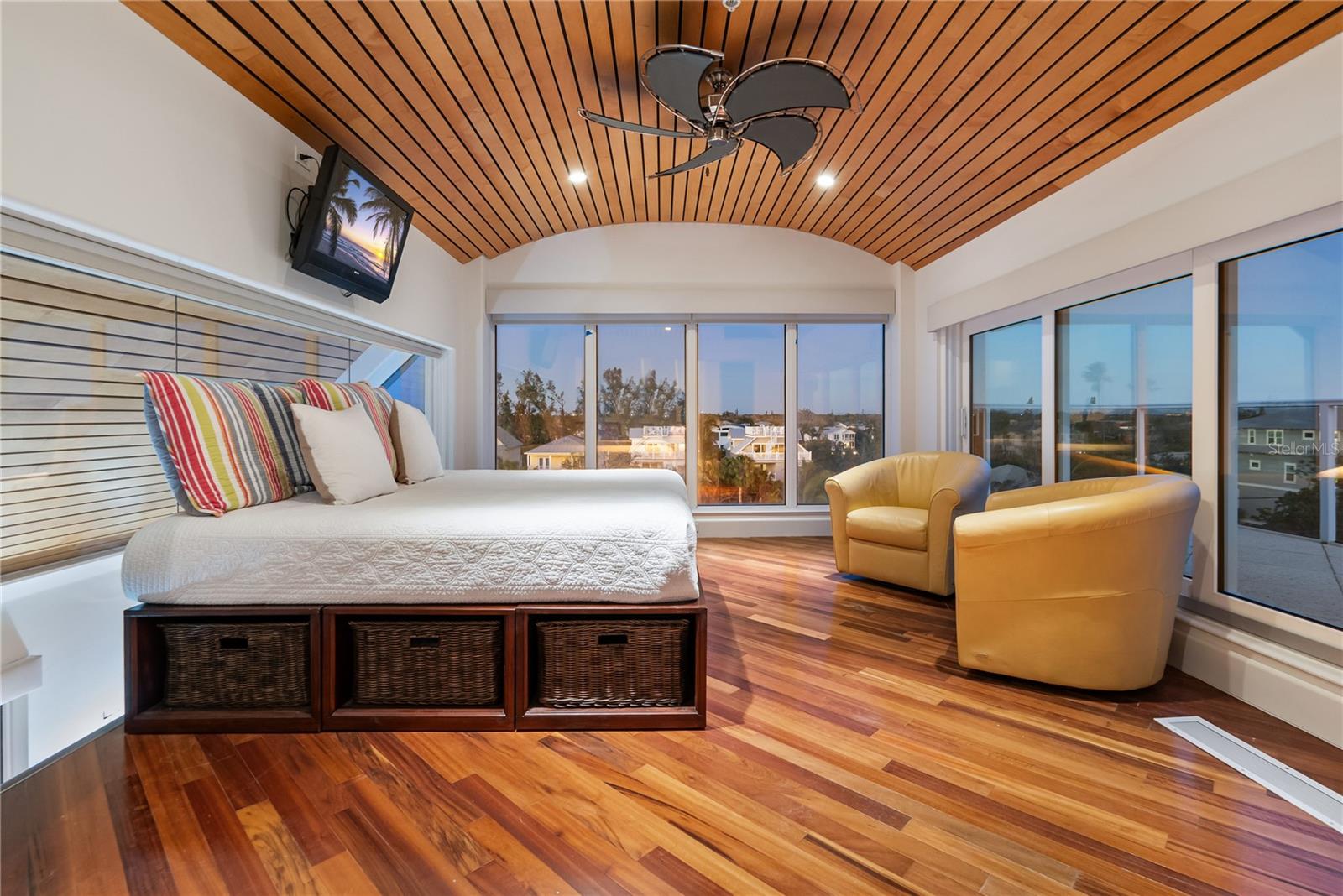 Image 74 of 90 For 534 Beach Road