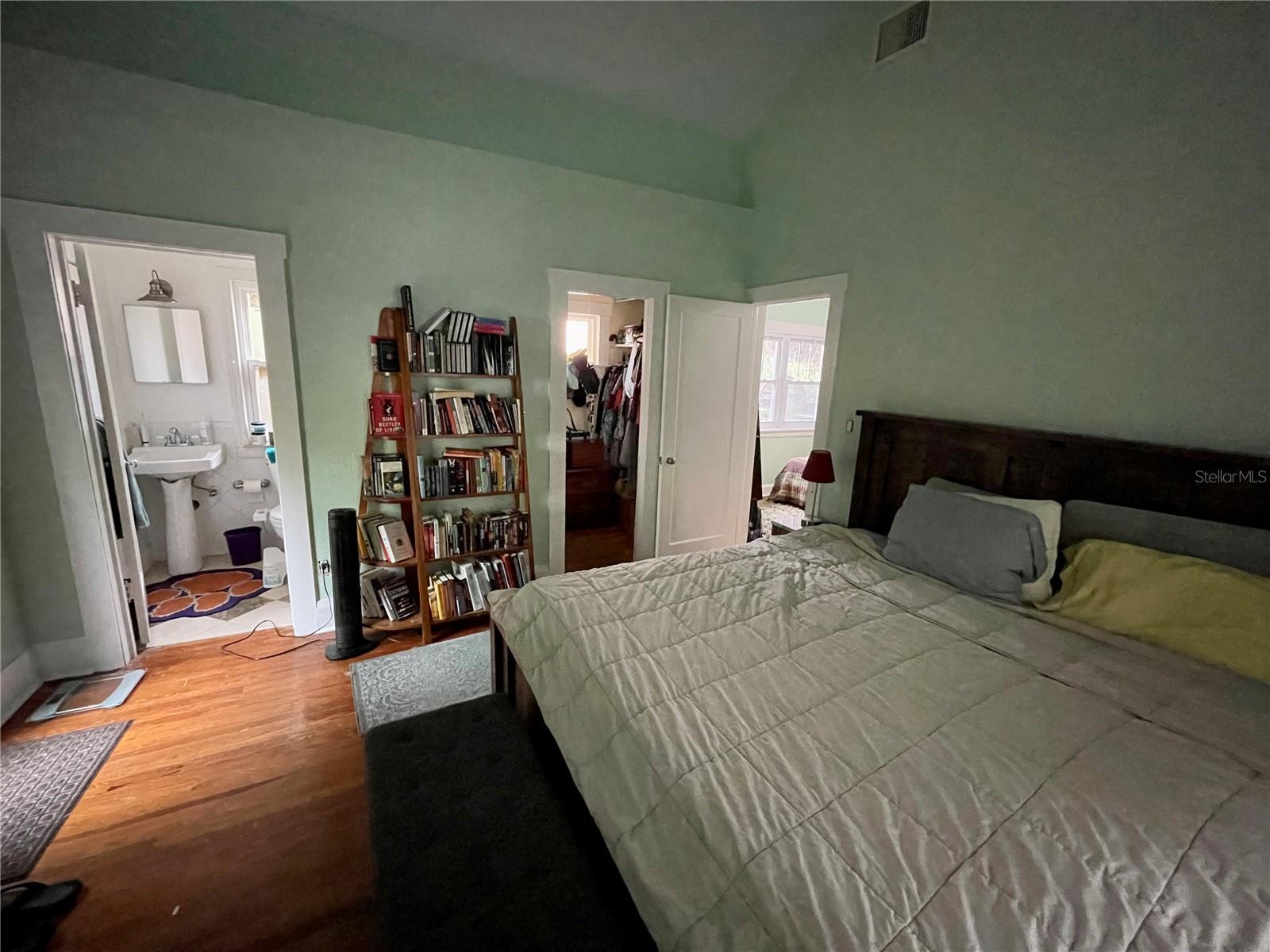 Image 16 of 35 For 2120 8th Avenue W