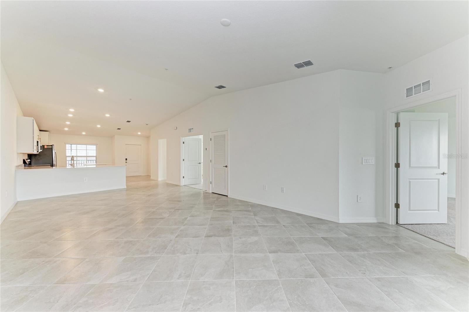 Image 15 of 48 For 19015 Scallop Loop 201