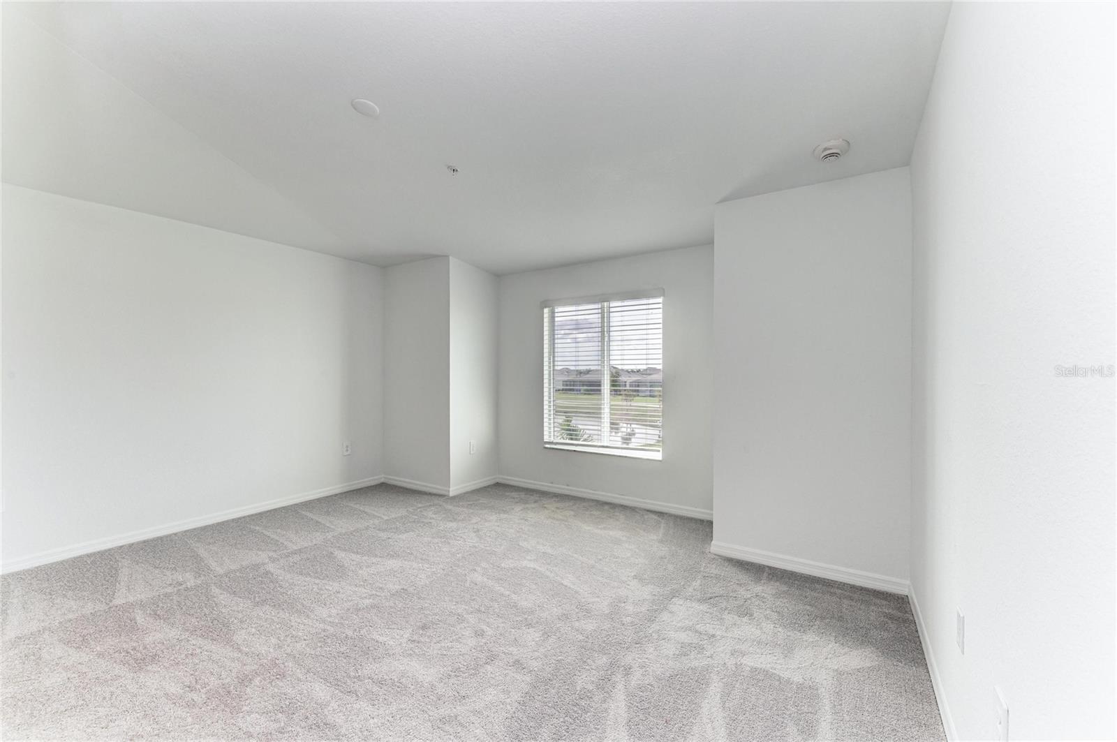 Image 27 of 48 For 19015 Scallop Loop 201