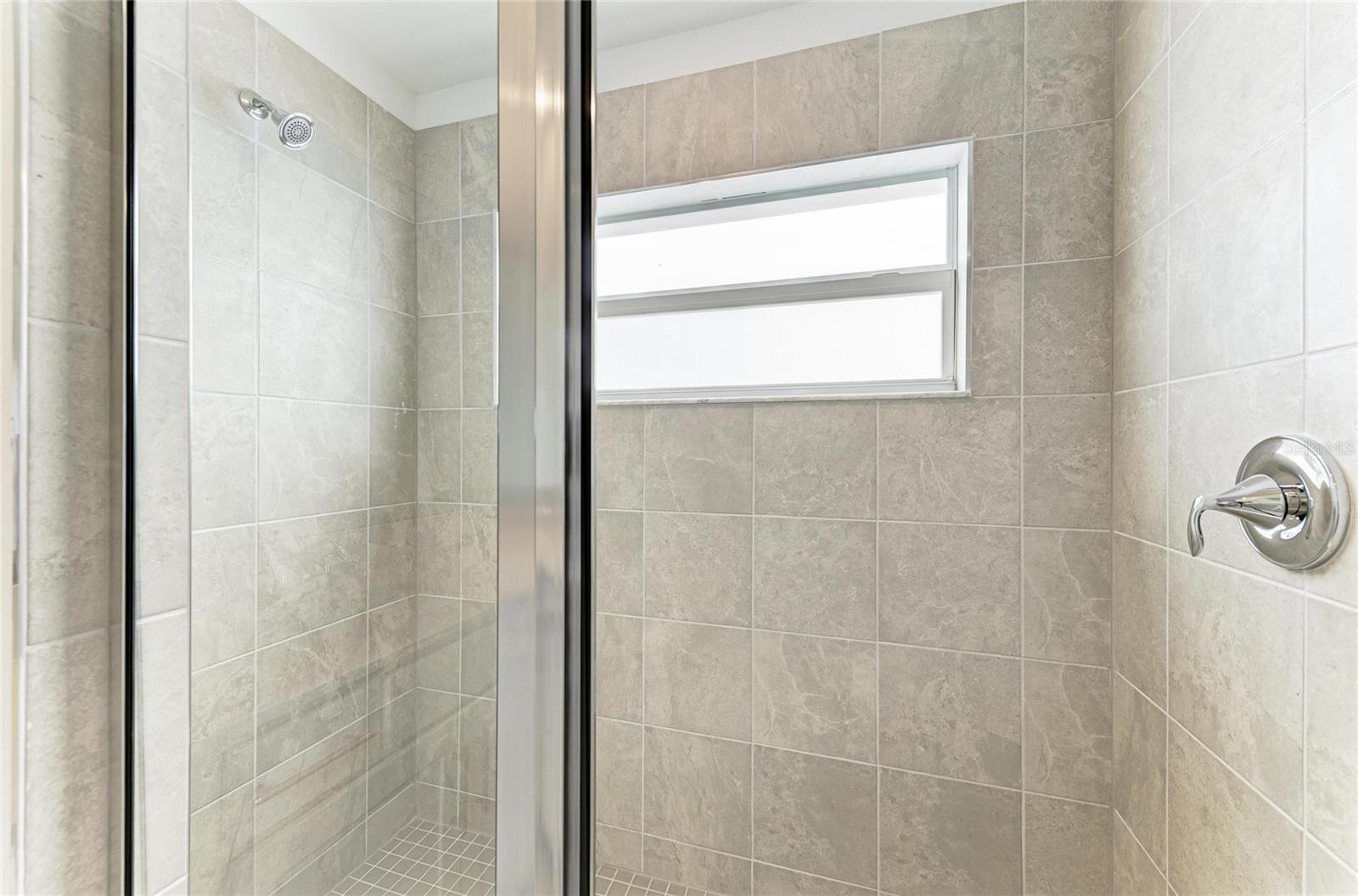 Image 31 of 48 For 19015 Scallop Loop 201