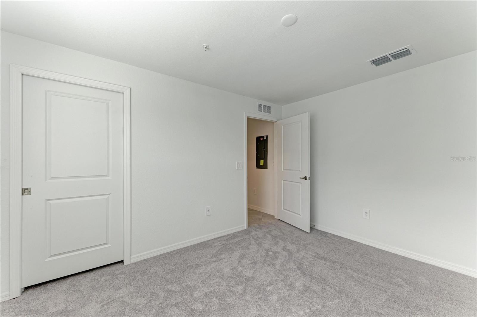 Image 37 of 48 For 19015 Scallop Loop 201