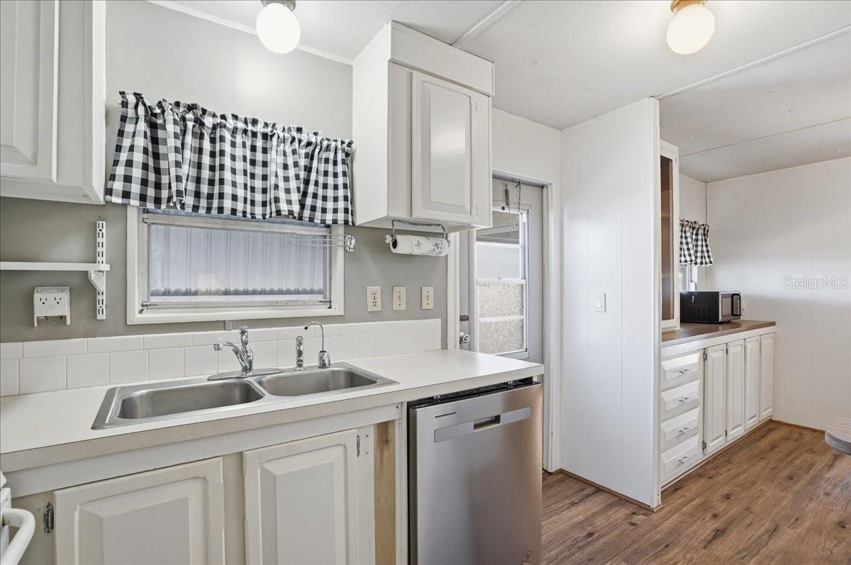 Image 14 of 46 For 3301 Evelyn Drive