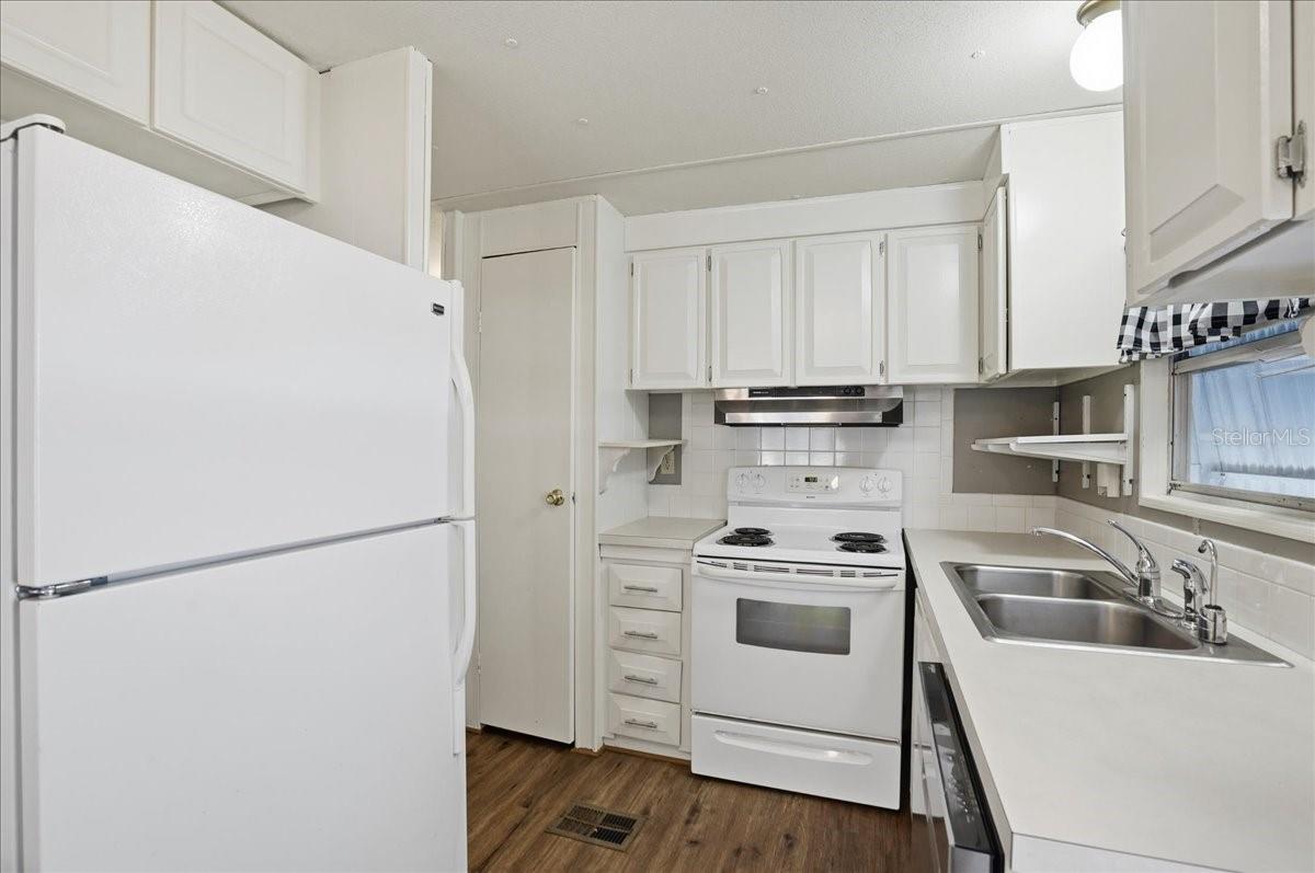 Image 15 of 46 For 3301 Evelyn Drive