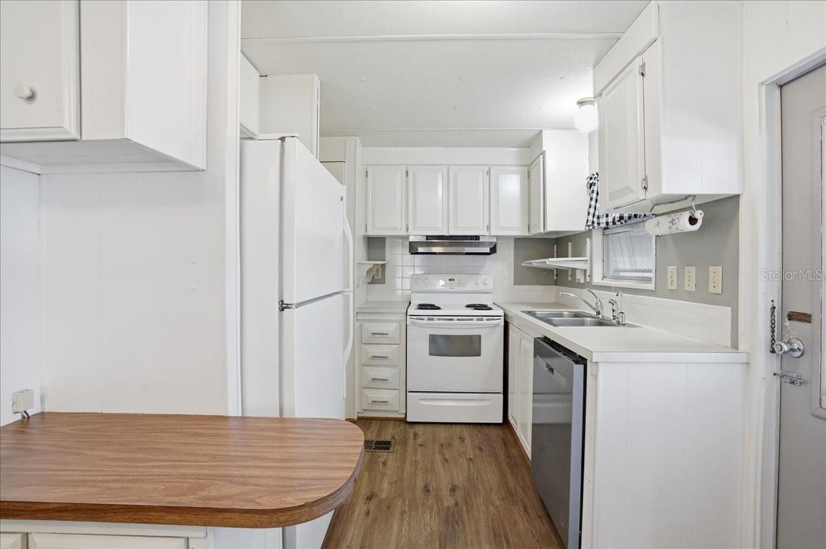 Image 16 of 46 For 3301 Evelyn Drive