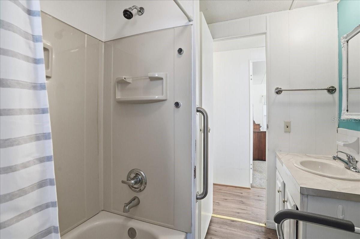 Image 28 of 46 For 3301 Evelyn Drive