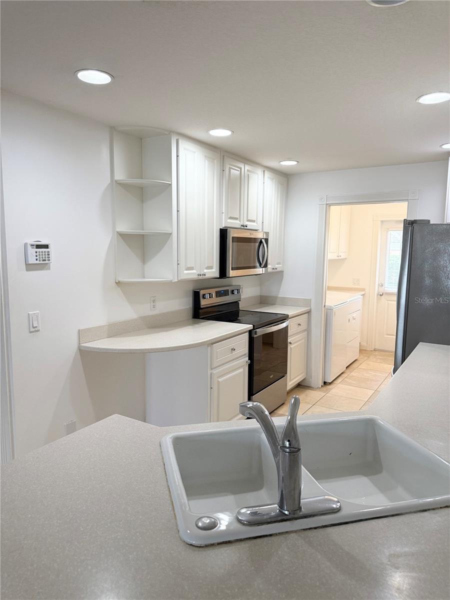 Image 6 of 19 For 1547 Napoli Drive W