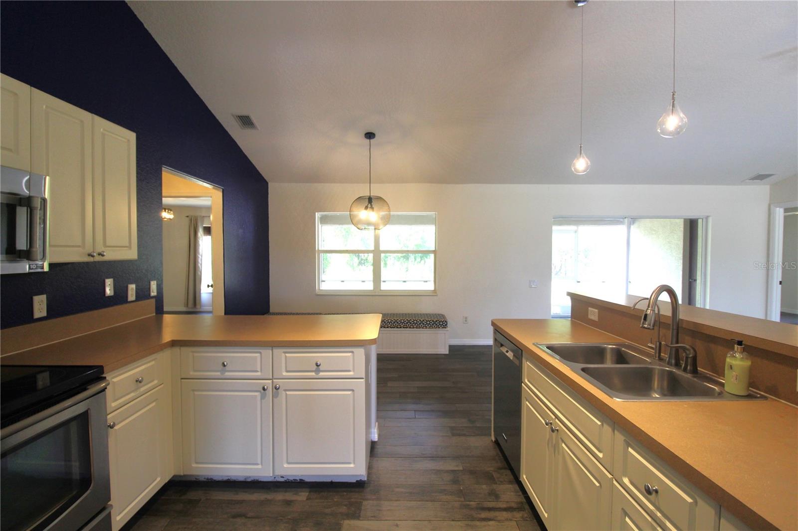 Image 4 of 25 For 1639 Lace Terrace