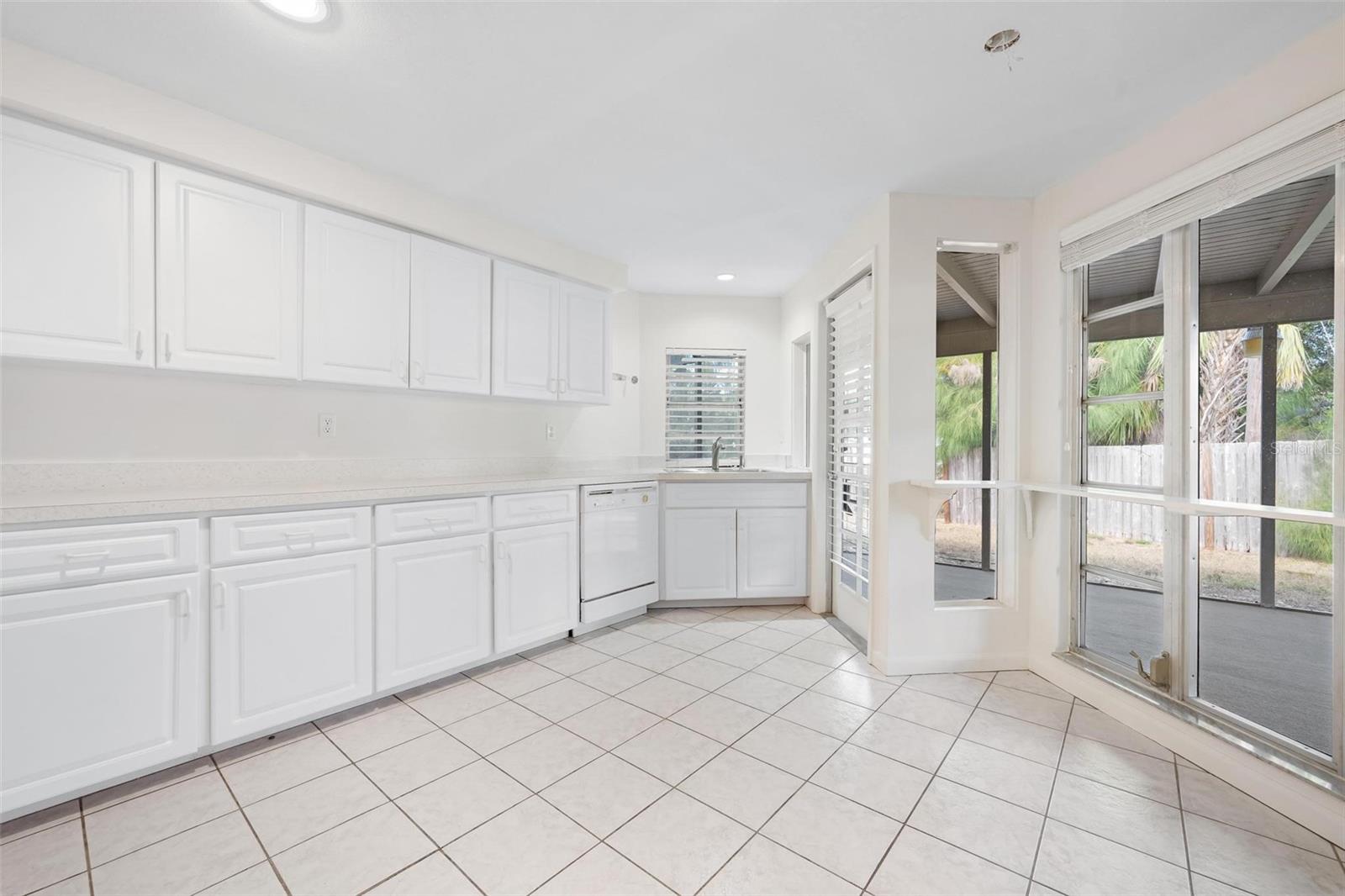 Image 10 of 26 For 4927 Live Oak Drive