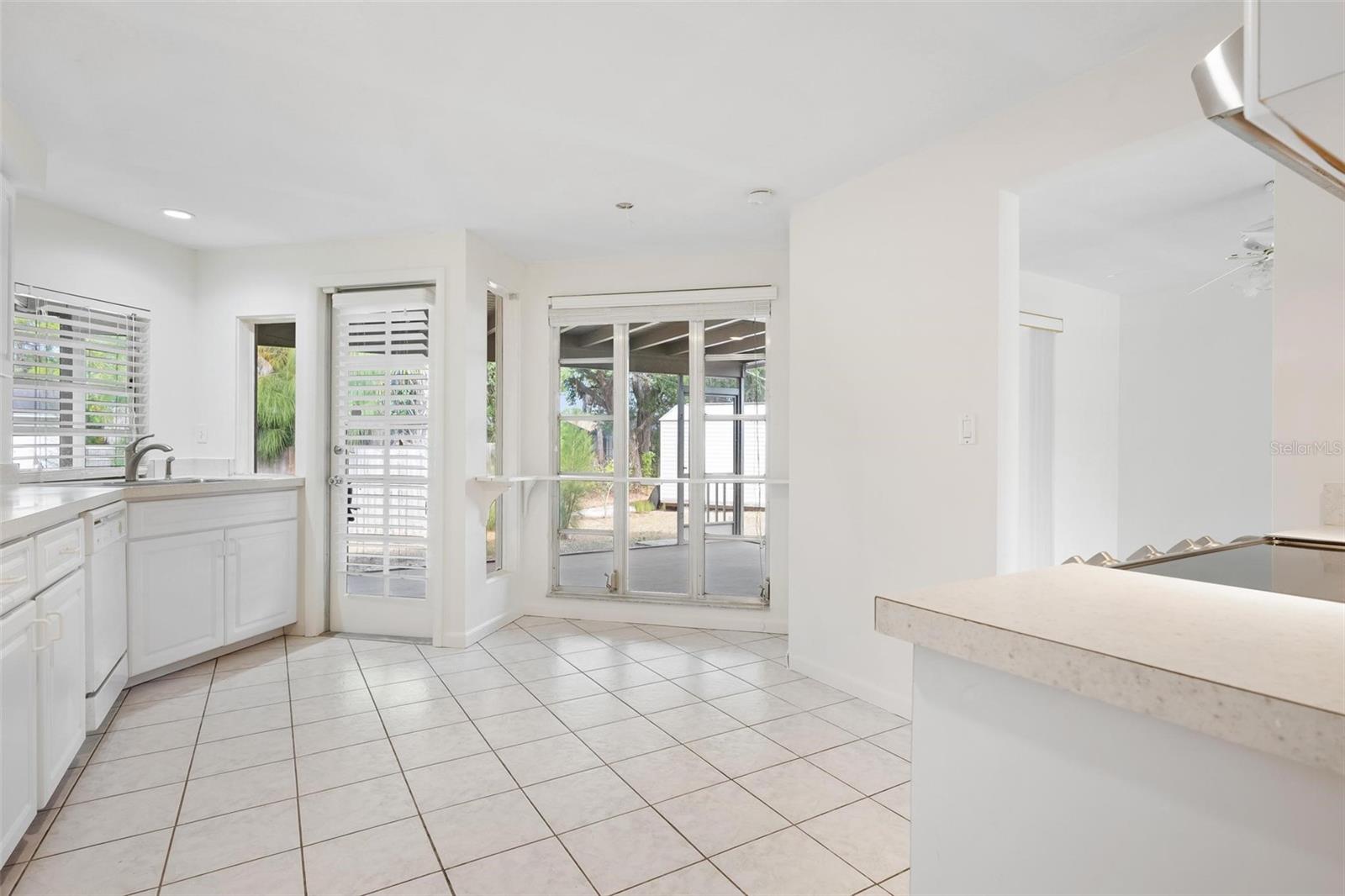 Image 12 of 26 For 4927 Live Oak Drive