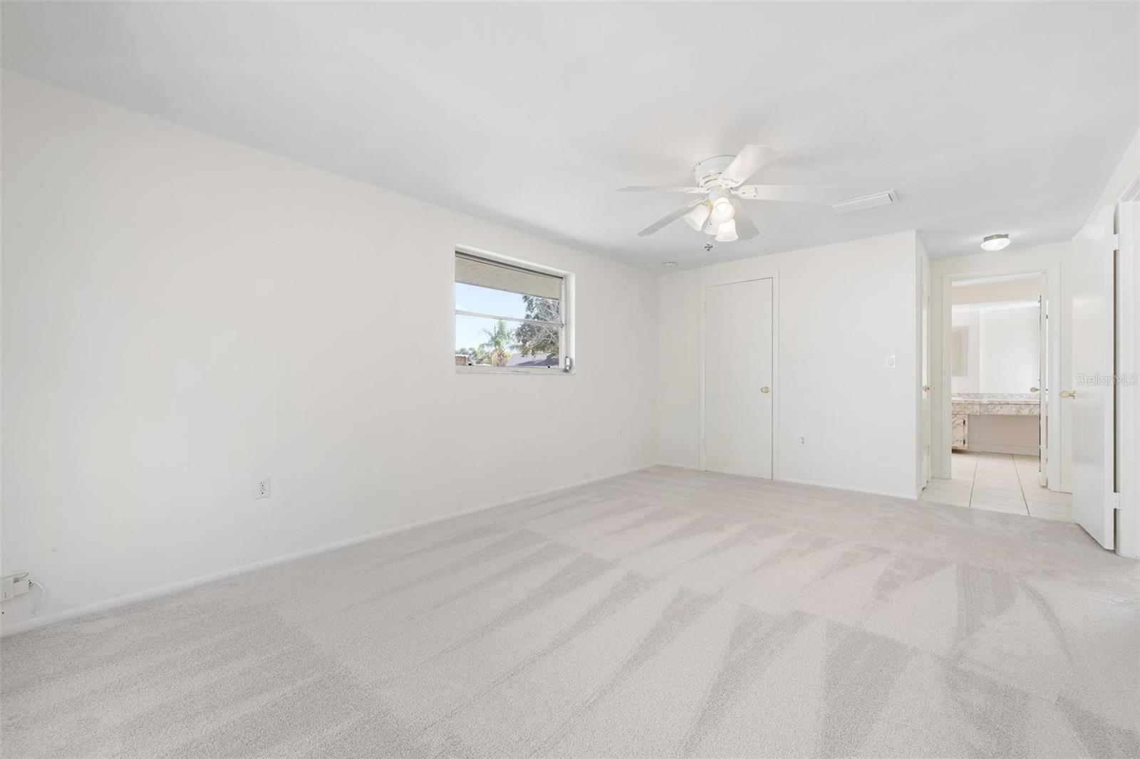 Image 18 of 26 For 4927 Live Oak Drive