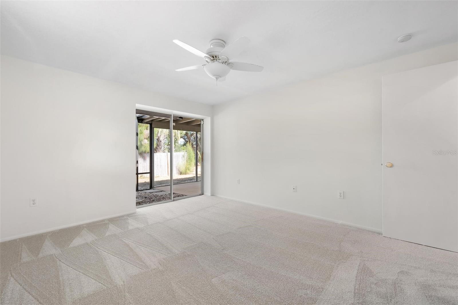 Image 21 of 26 For 4927 Live Oak Drive