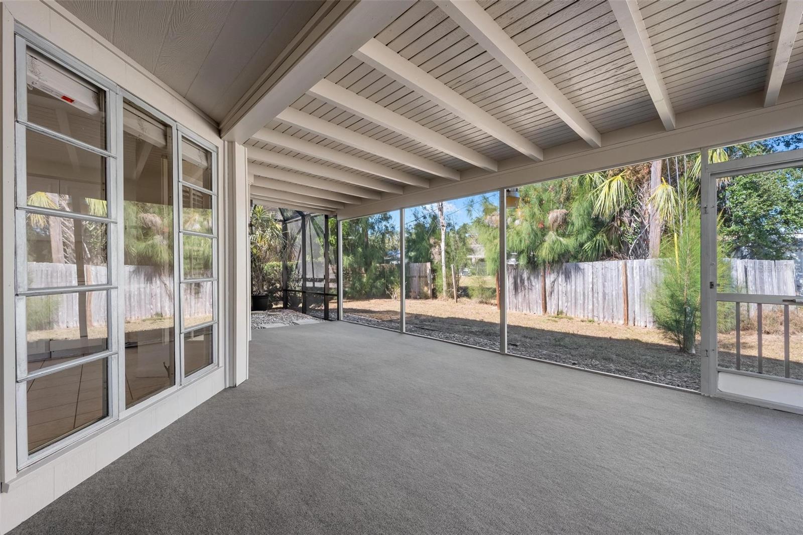 Image 24 of 26 For 4927 Live Oak Drive