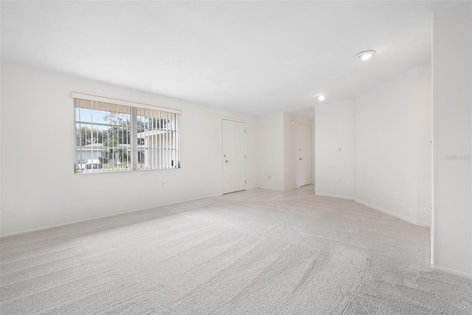 Image 6 of 26 For 4927 Live Oak Drive