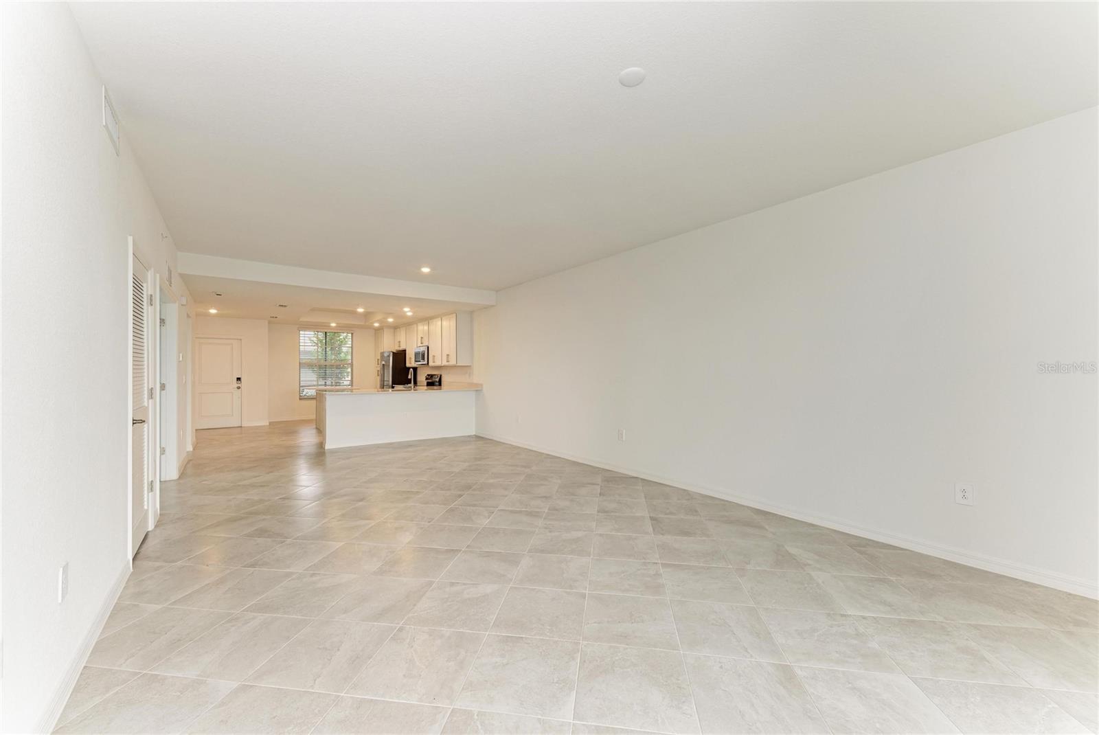 Image 10 of 48 For 19015 Scallop Loop 108