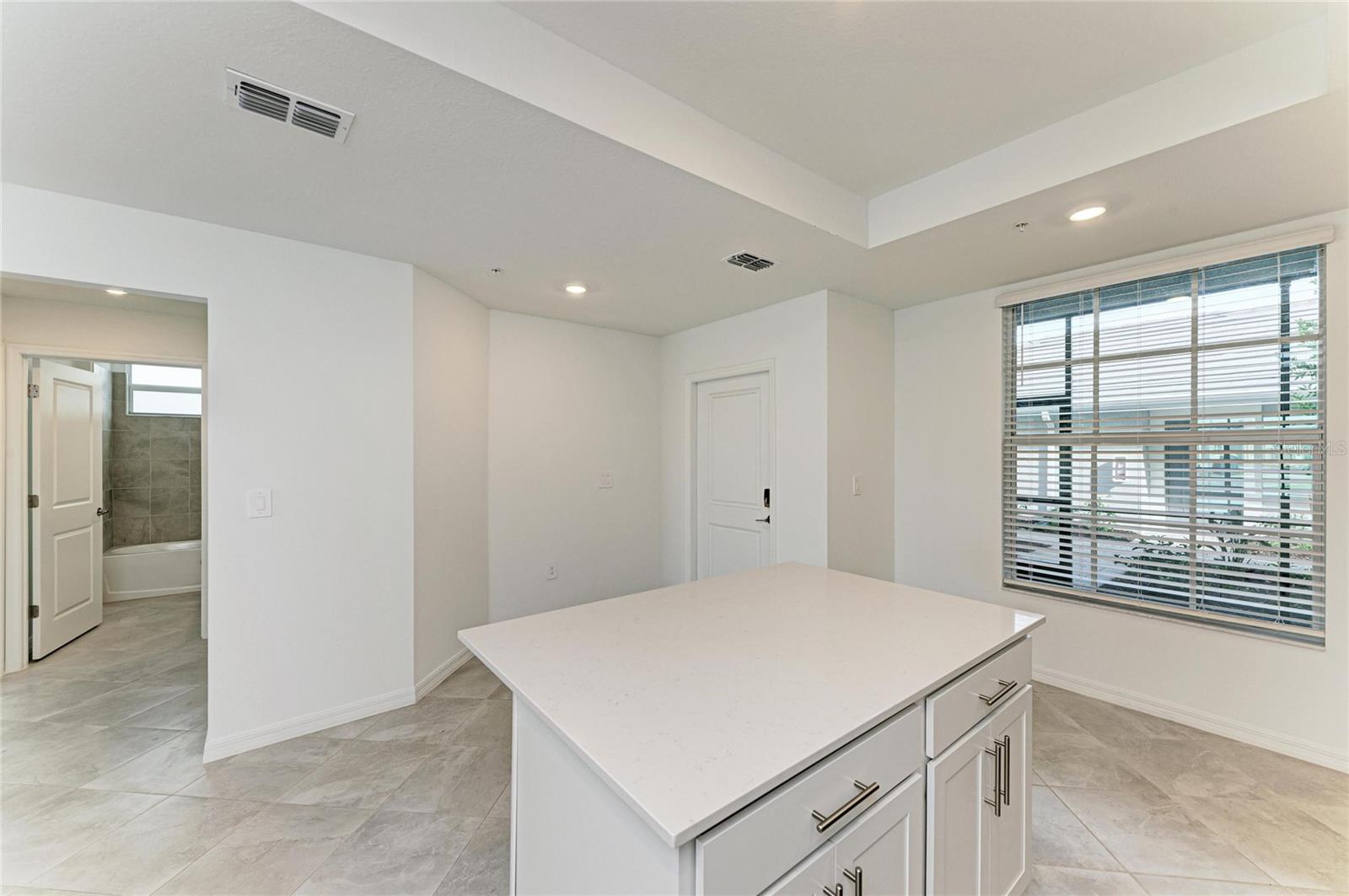 Image 19 of 48 For 19015 Scallop Loop 108