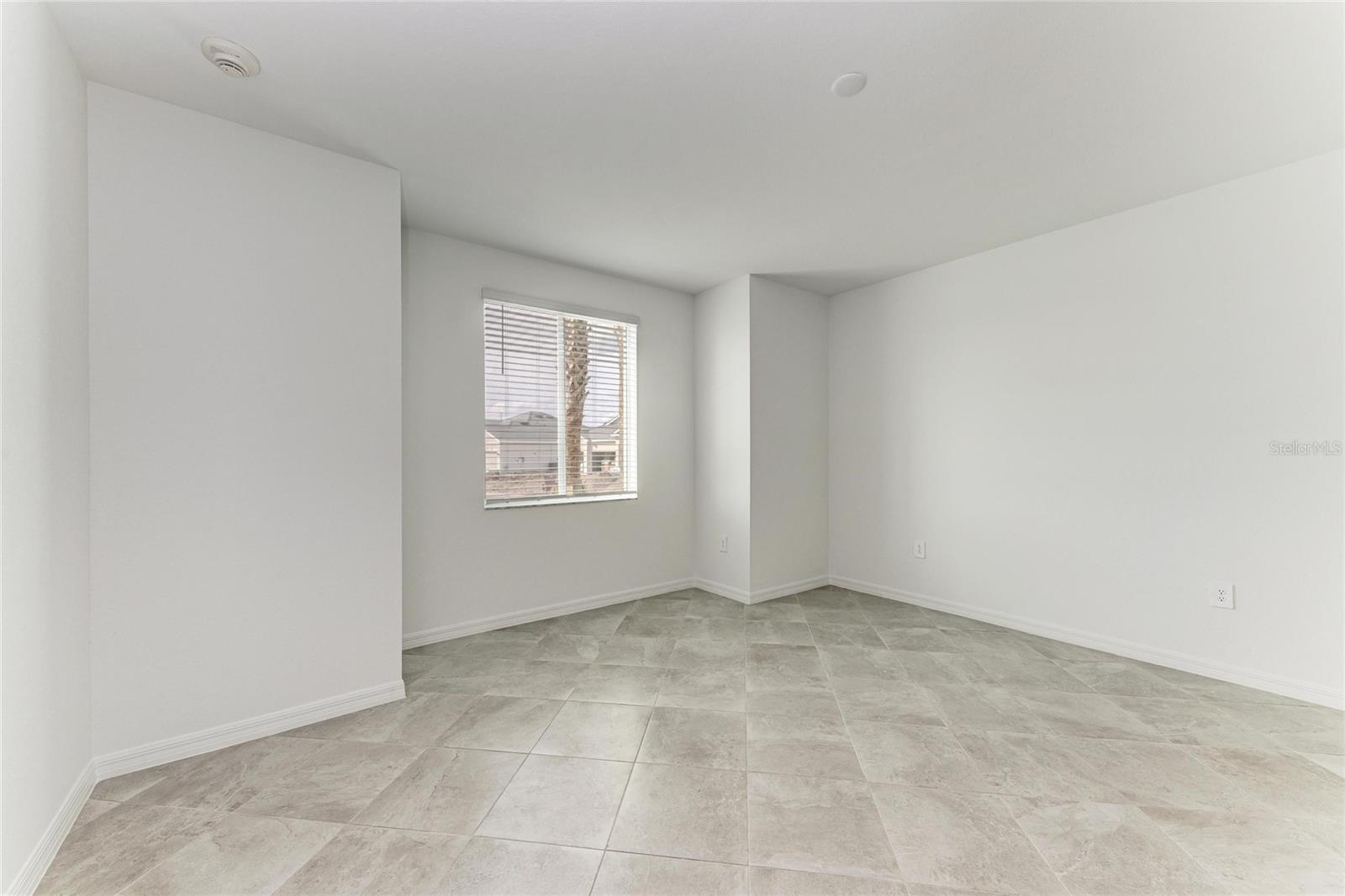 Image 20 of 48 For 19015 Scallop Loop 108