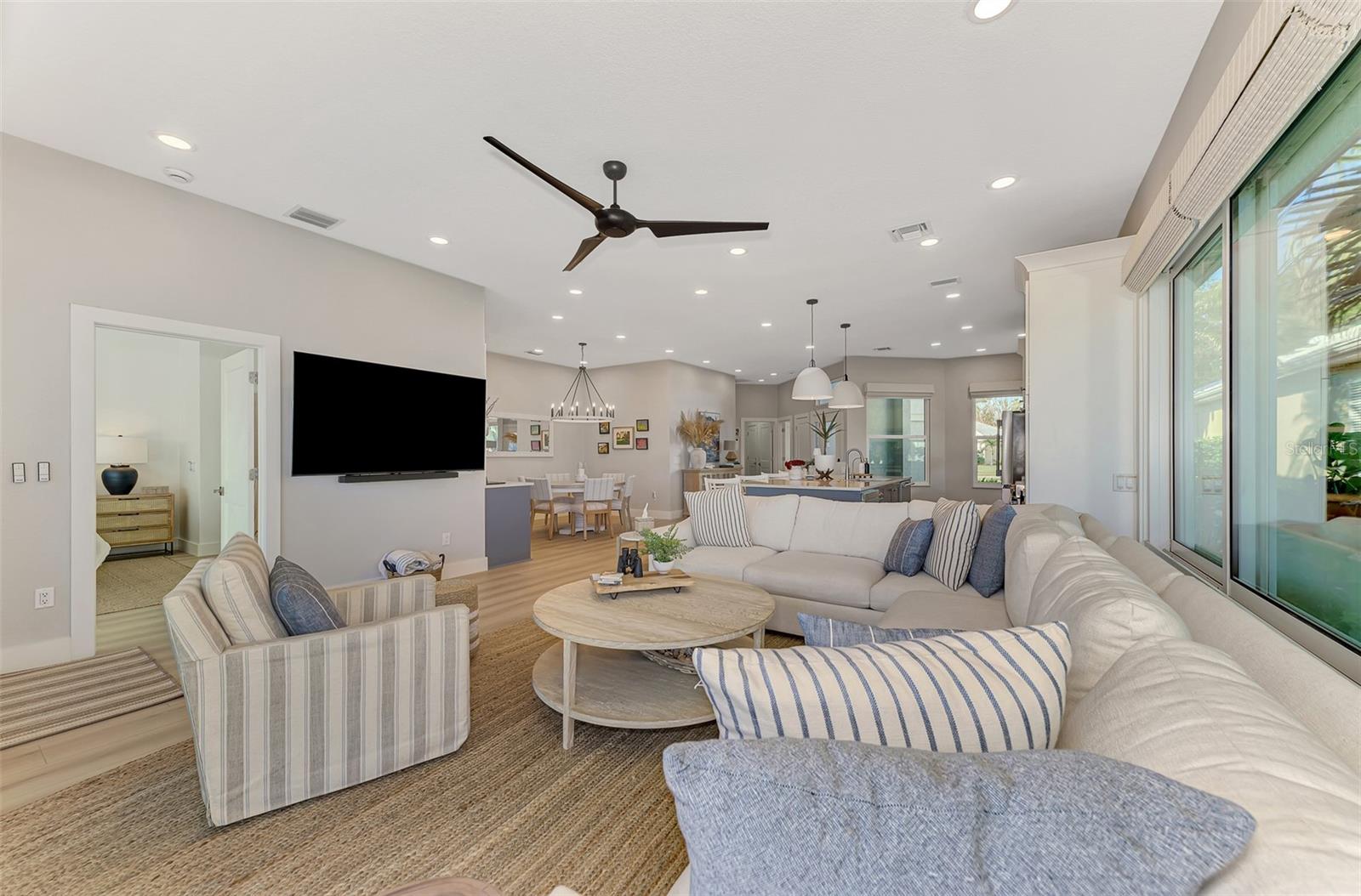 Image 27 of 81 For 561 Fallbrook Drive