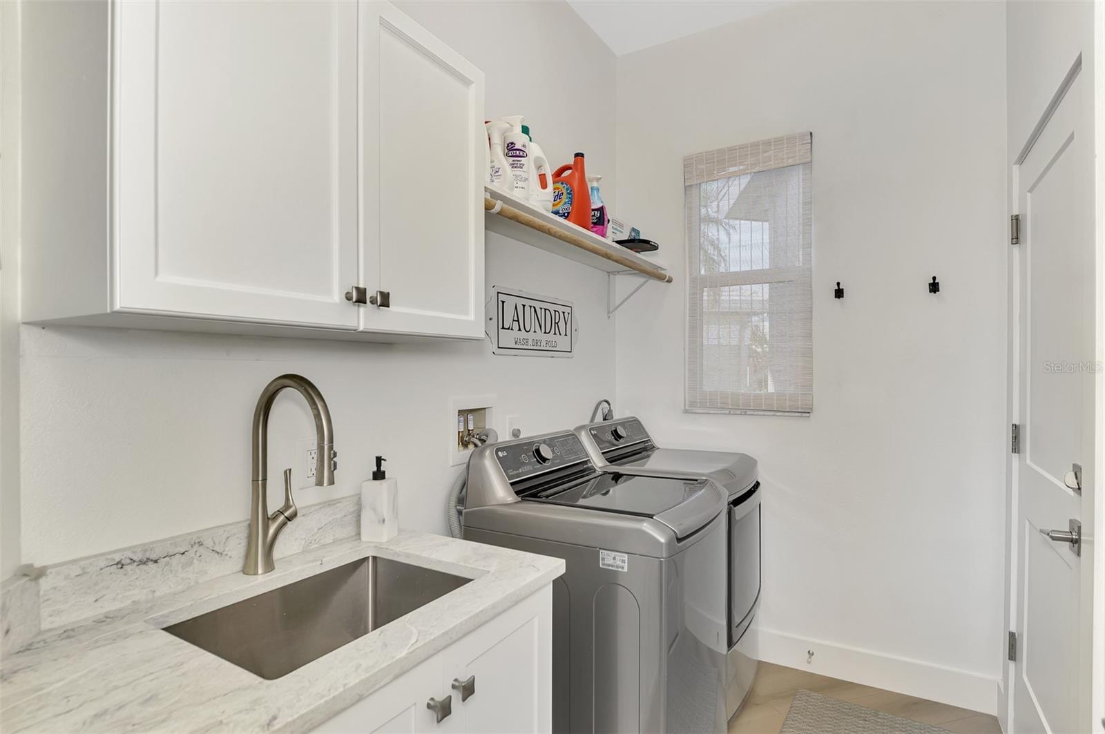 Image 40 of 81 For 561 Fallbrook Drive