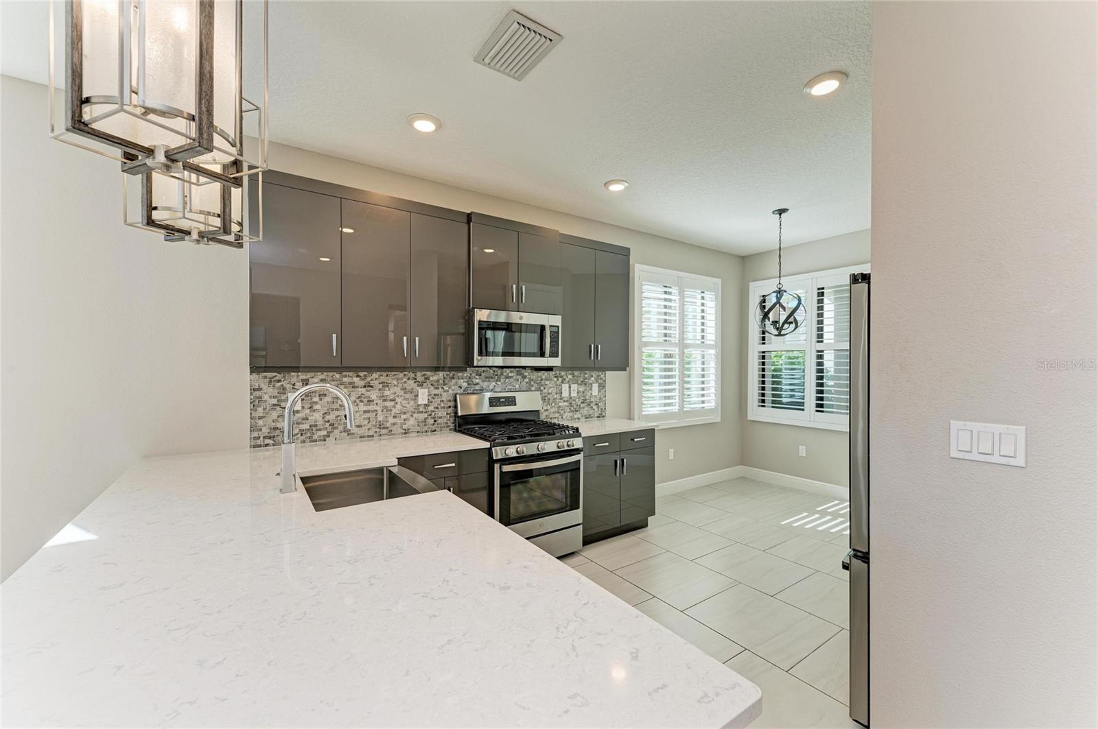 Image 12 of 70 For 5111 Barnett Circle