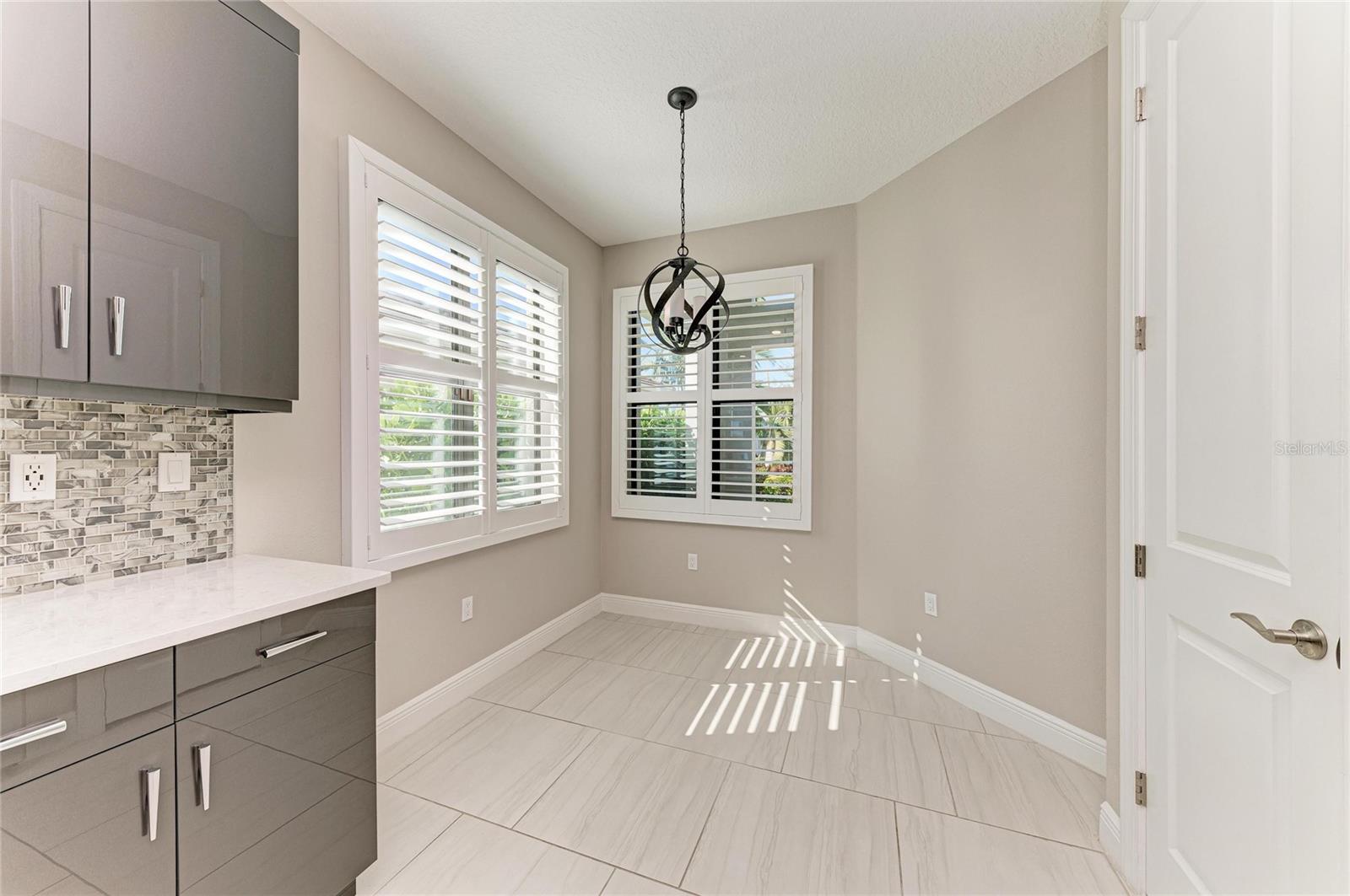 Image 16 of 70 For 5111 Barnett Circle