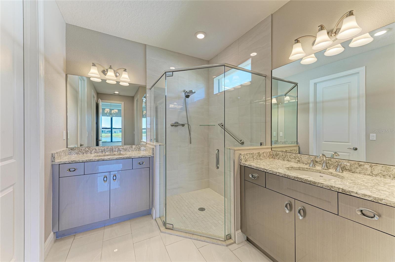 Image 27 of 70 For 5111 Barnett Circle