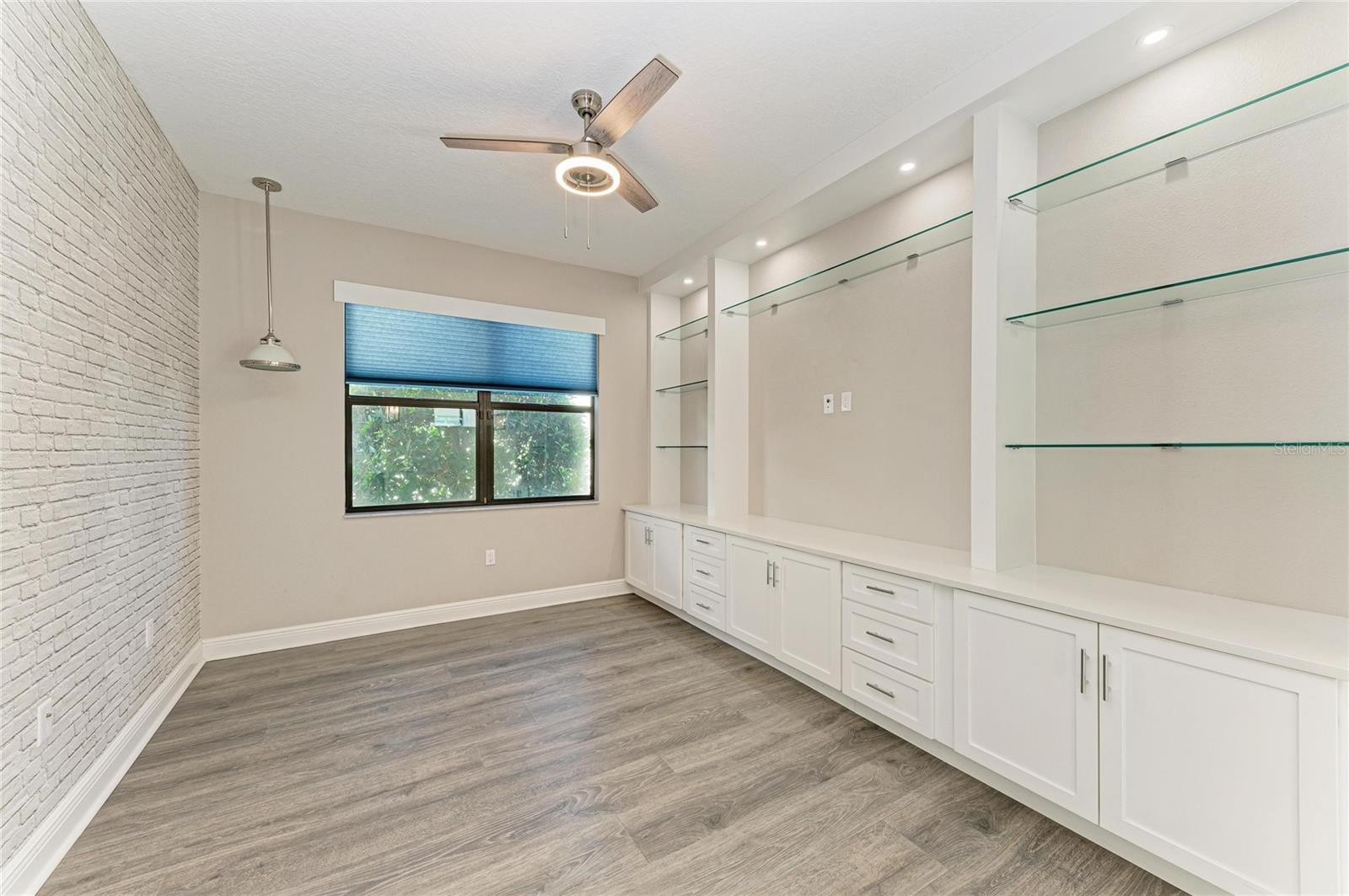 Image 31 of 70 For 5111 Barnett Circle