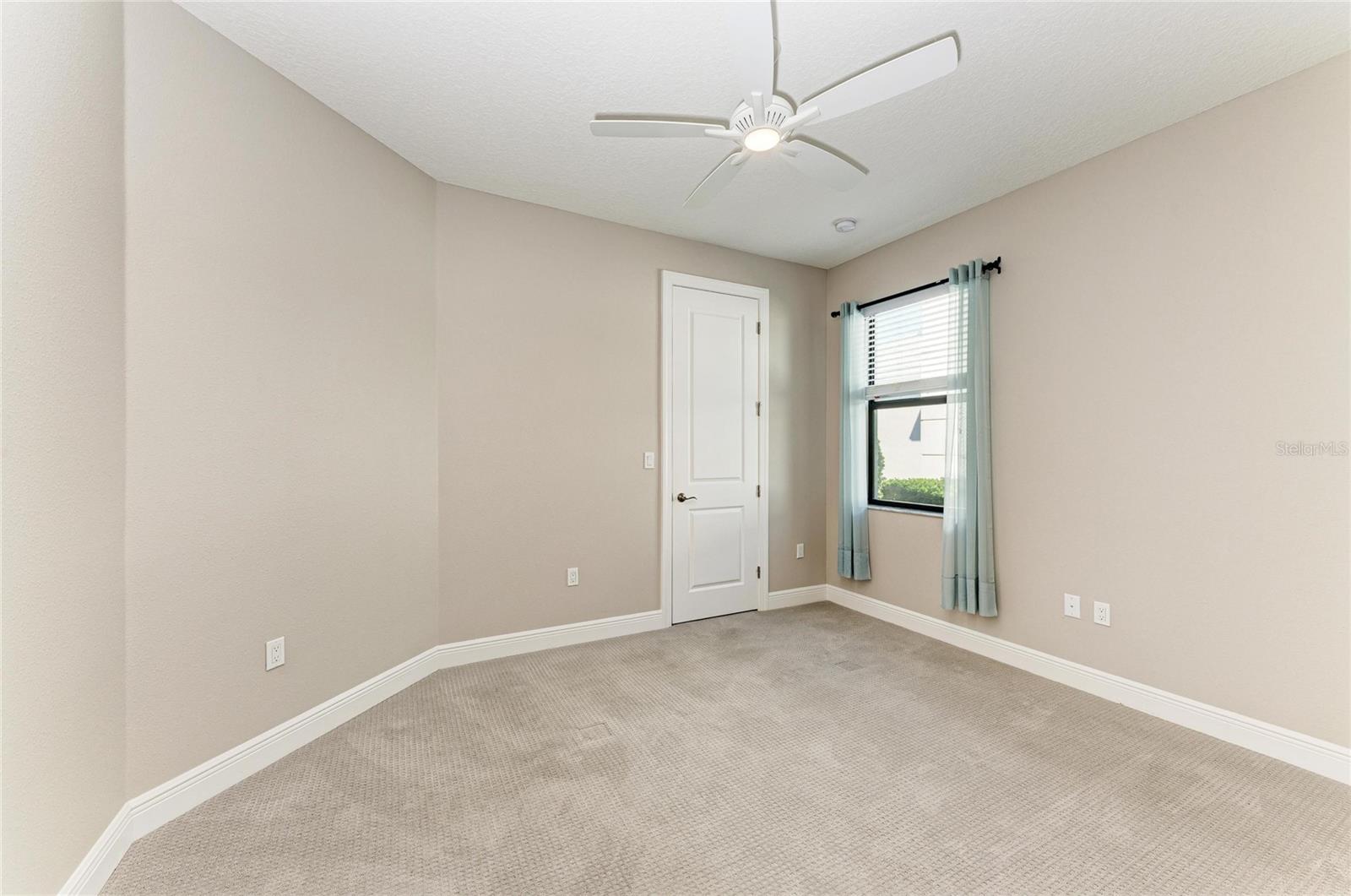 Image 36 of 70 For 5111 Barnett Circle