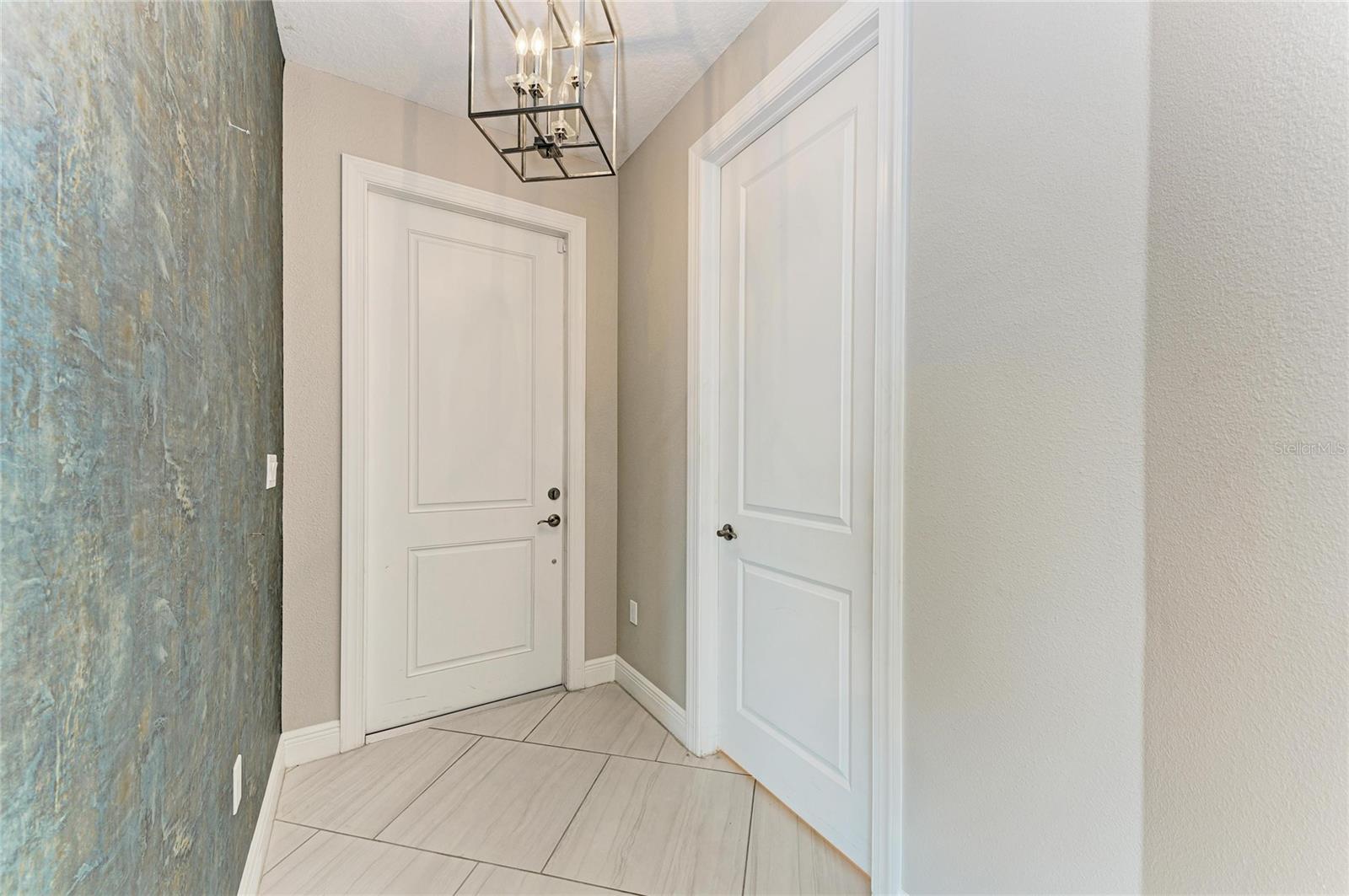 Image 4 of 70 For 5111 Barnett Circle