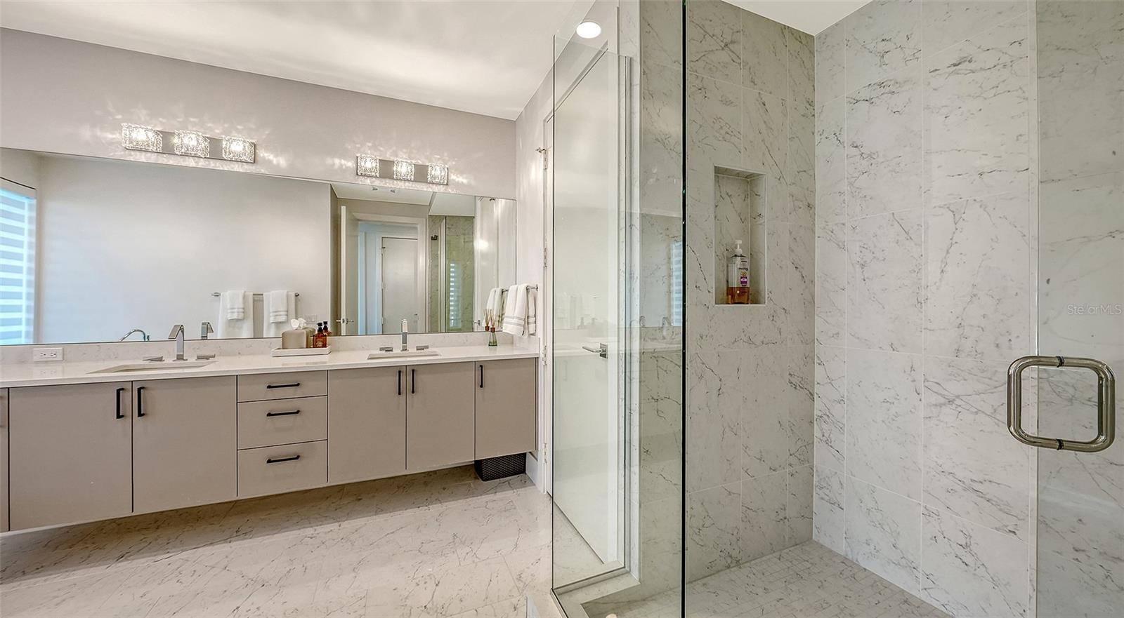 Image 24 of 47 For 540 Tamiami Trail 701