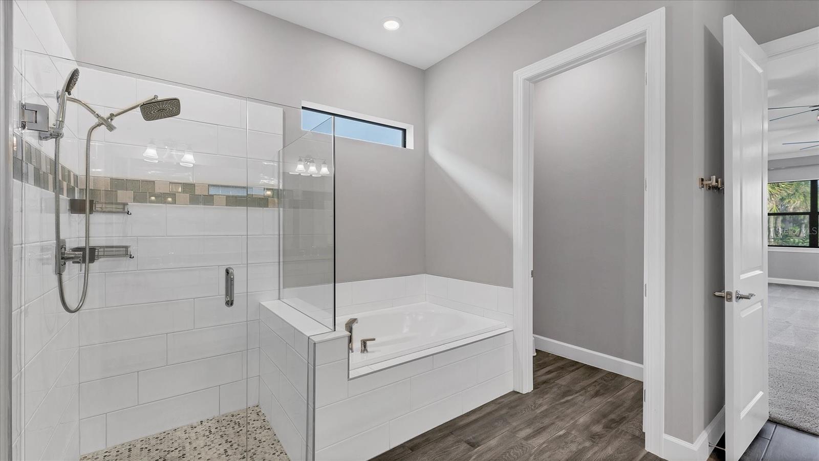 Image 46 of 81 For 16415 Slate Place