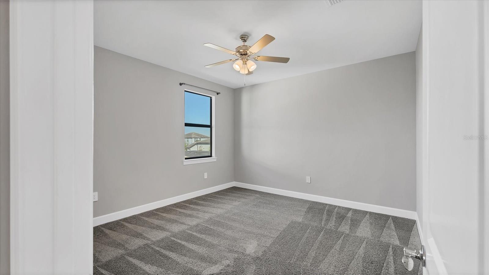 Image 52 of 81 For 16415 Slate Place