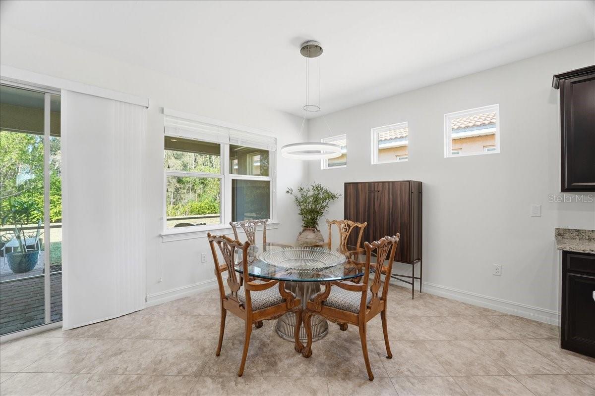 Image 11 of 36 For 3204 Royal Gardens Avenue