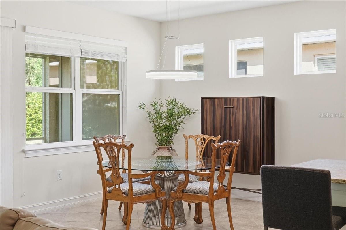 Image 14 of 36 For 3204 Royal Gardens Avenue