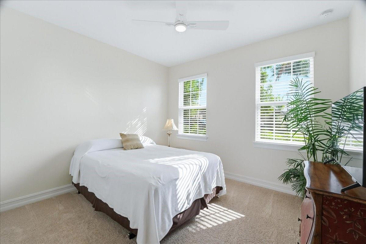 Image 22 of 36 For 3204 Royal Gardens Avenue