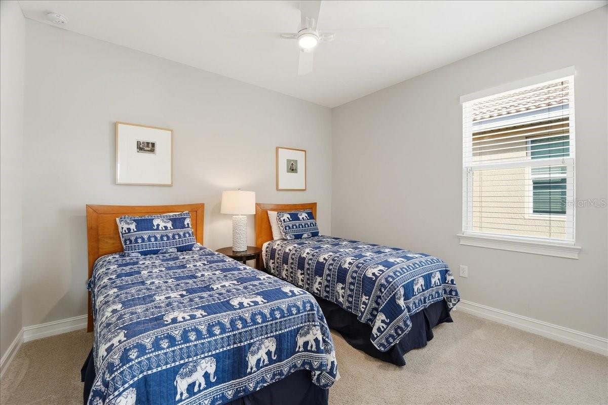 Image 24 of 36 For 3204 Royal Gardens Avenue