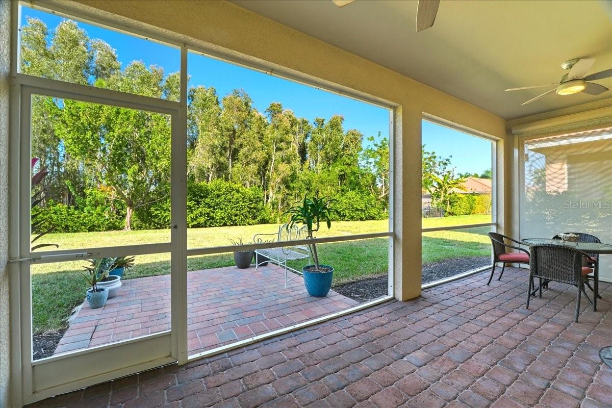 Image 29 of 36 For 3204 Royal Gardens Avenue